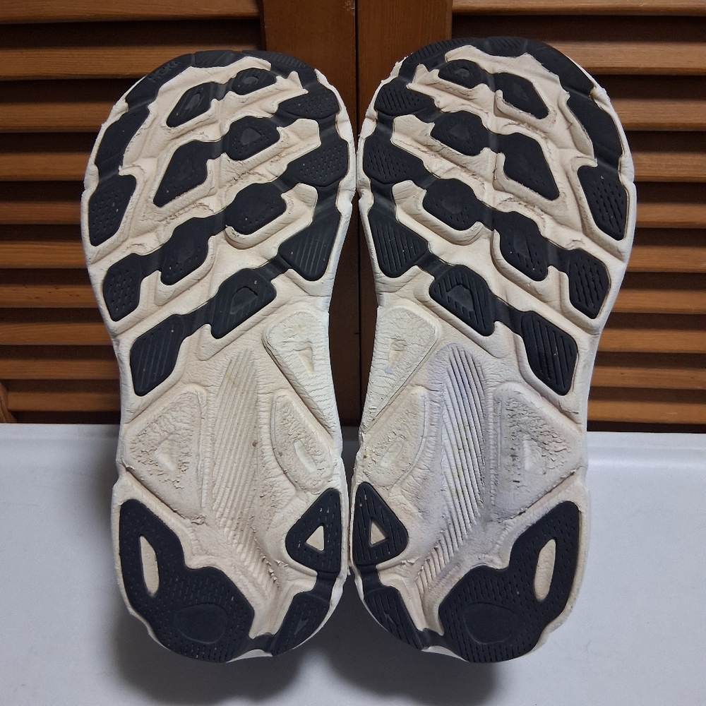 Hoka Clifton 9 Women's Running Shoe * Size: 9.5B - Picture 8 of 8